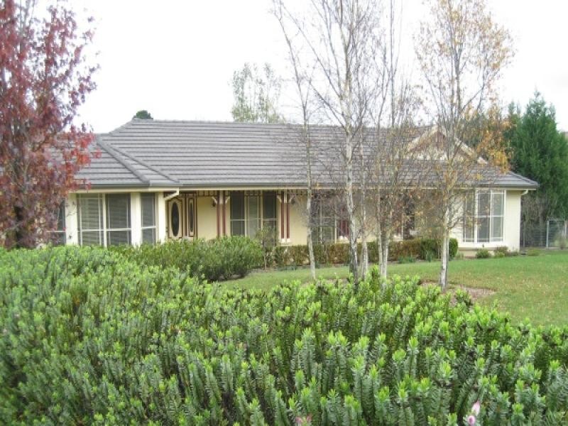 9 Highland Drive, Bowral NSW 2576