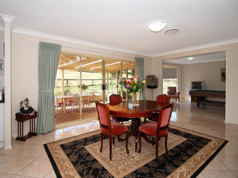 8 Barrengarry Street, Robertson NSW 2577