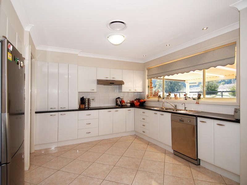 8 Barrengarry Street, Robertson NSW 2577