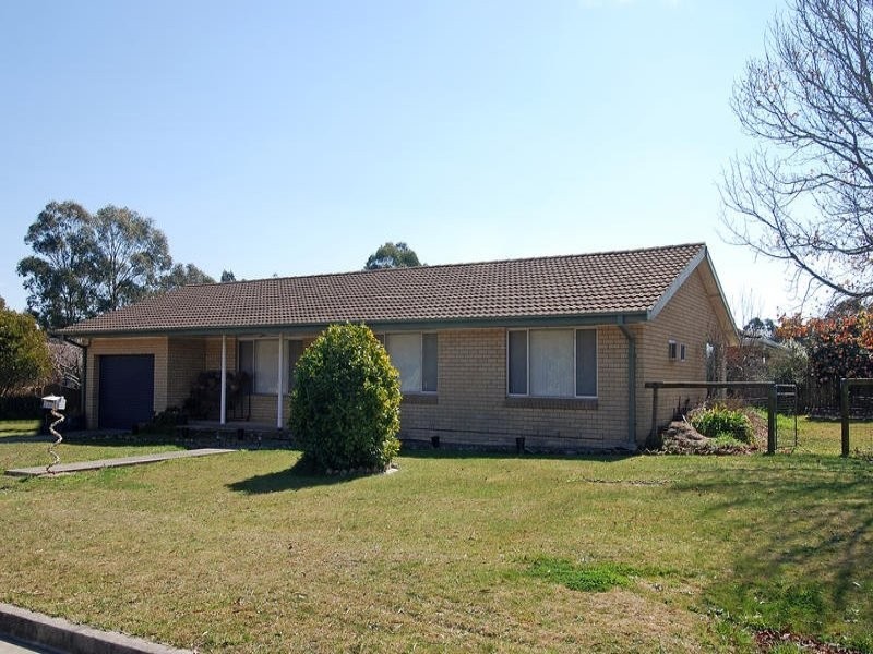 20 Campbell Crescent, Moss Vale NSW 2577