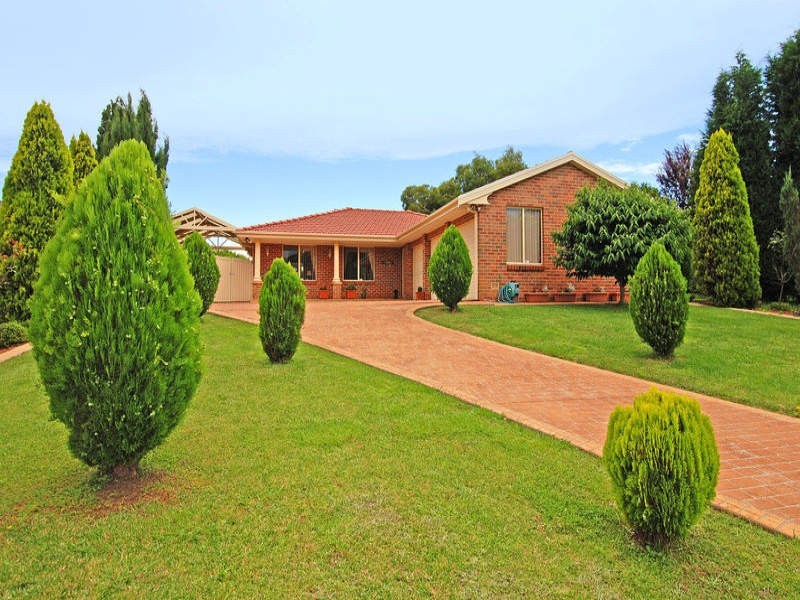 17 Linden Way, East Bowral NSW 2576