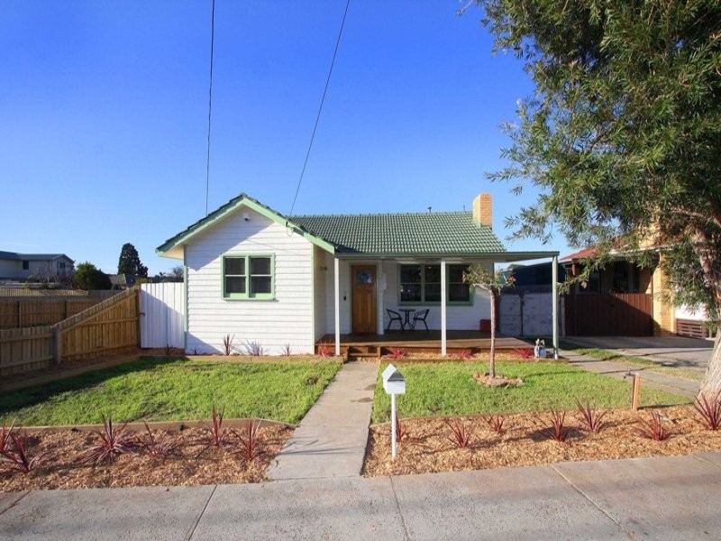 28 Strathmerton Street, Reservoir VIC 3073