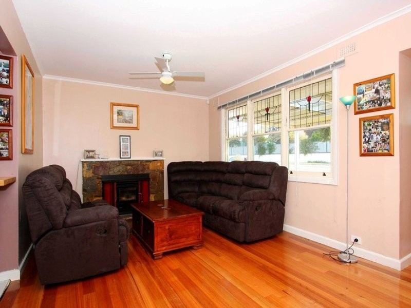 28 Strathmerton Street, Reservoir VIC 3073