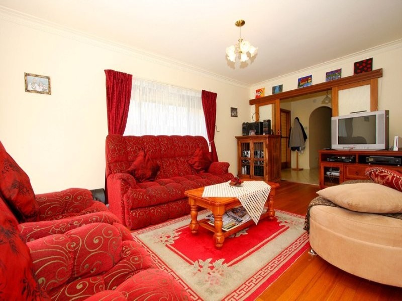 43 Moira Avenue, Reservoir VIC 3073