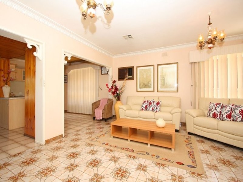 137 Broadhurst Avenue, Reservoir VIC 3073