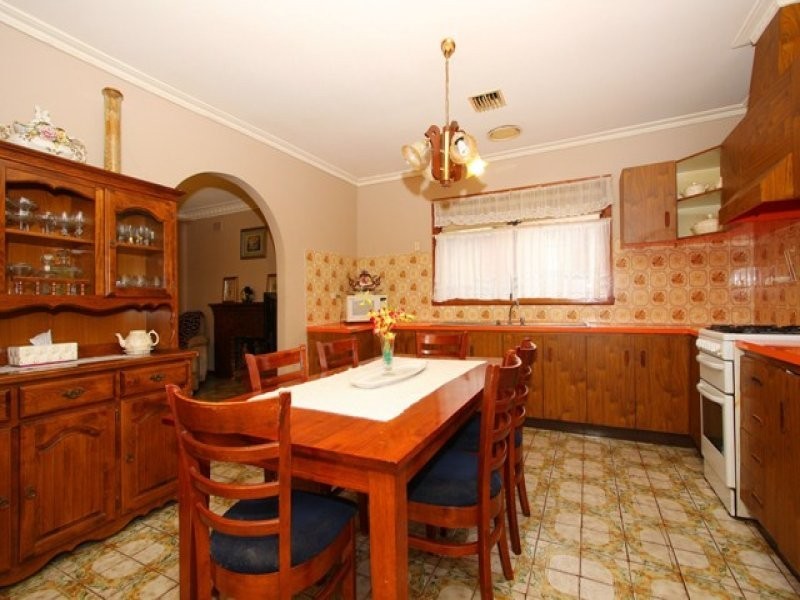 102 Alexander Avenue, Thomastown VIC 3074