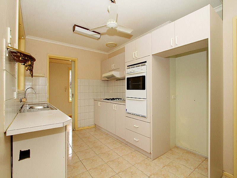 8 Buller Parade, Lalor VIC 3075