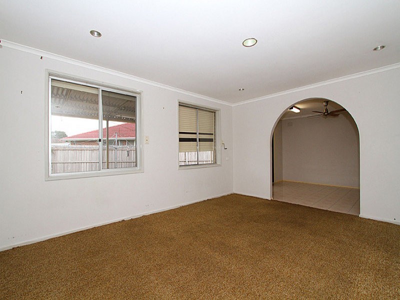 8 Buller Parade, Lalor VIC 3075