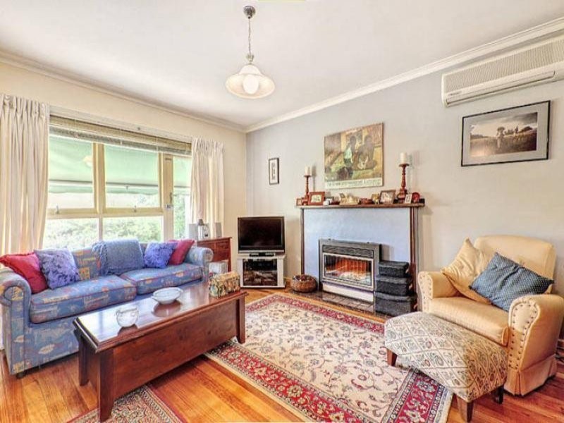 8 Lucille Avenue, Reservoir VIC 3073