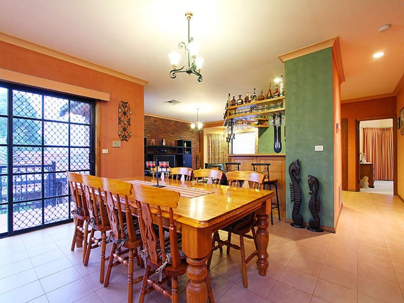 25 Sunrise Drive, Greensborough VIC 3088