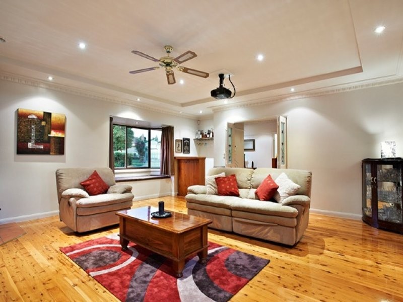 10 Borrie Street, Reservoir VIC 3073