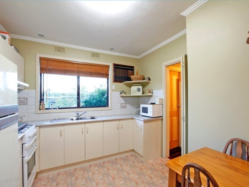 126 Boldrewood Parade, Reservoir VIC 3073