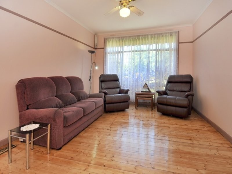 2 Cuthbert Road, Reservoir VIC 3073