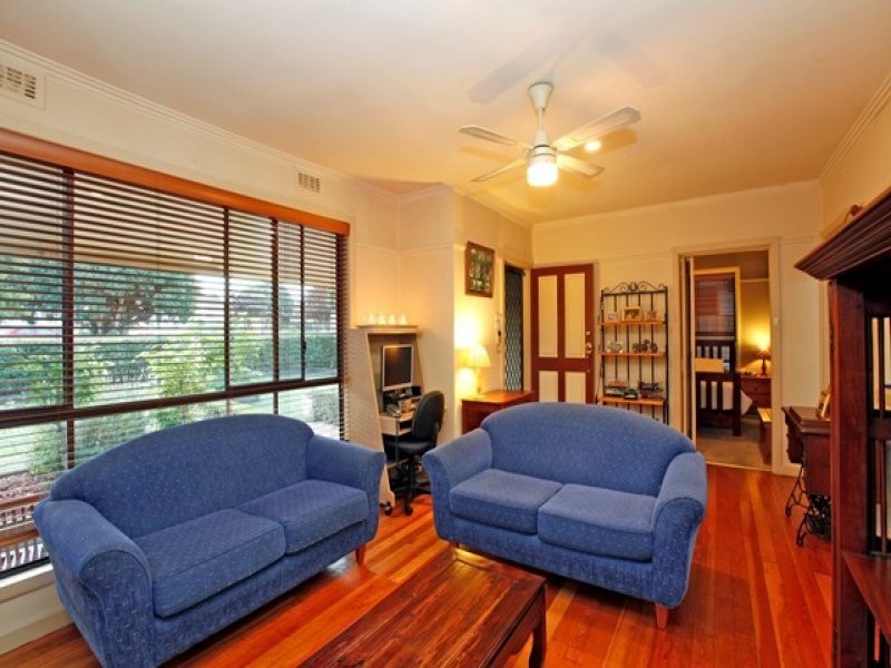 126 Boldrewood Parade, Reservoir VIC 3073