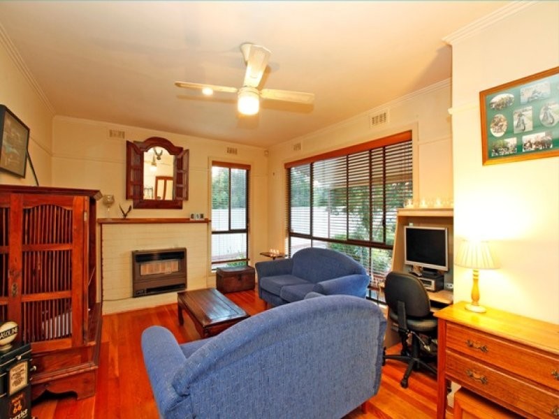 126 Boldrewood Parade, Reservoir VIC 3073