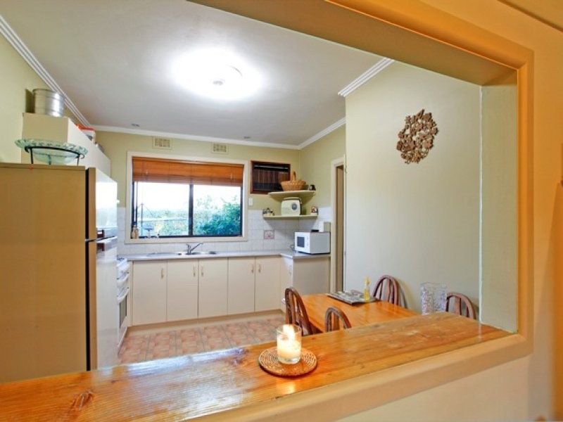 126 Boldrewood Parade, Reservoir VIC 3073