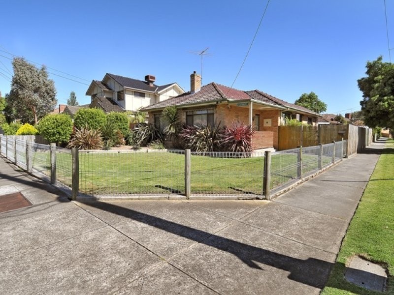 2 Cuthbert Road, Reservoir VIC 3073