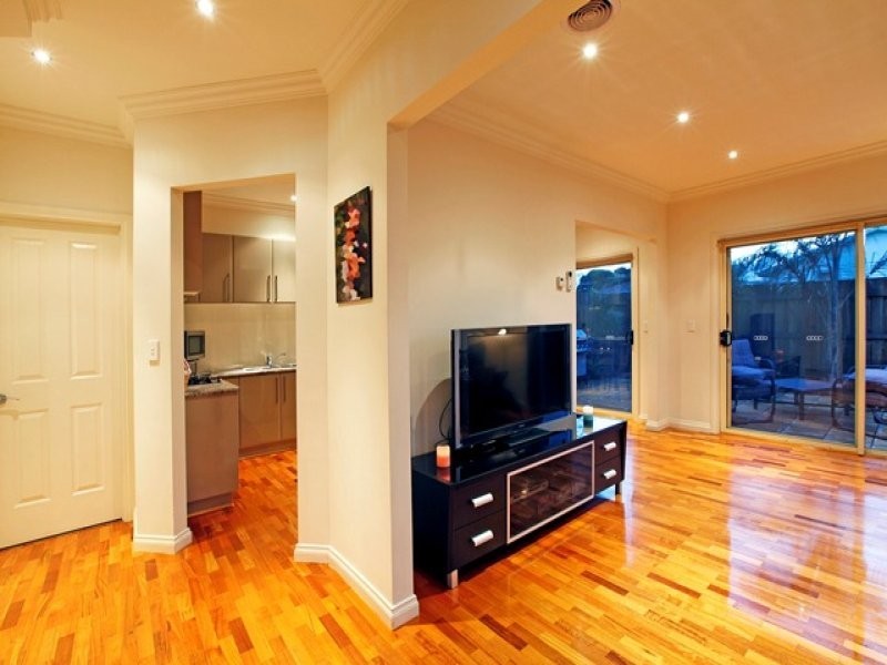 1F Black Street, Reservoir VIC 3073