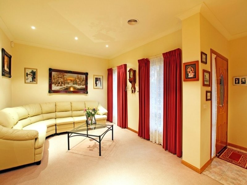 17G Hughes Parade, Reservoir VIC 3073