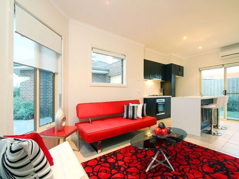 2/15 View Street, Reservoir VIC 3073