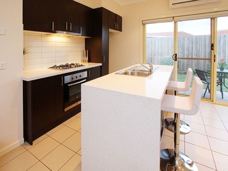 2/15 View Street, Reservoir VIC 3073