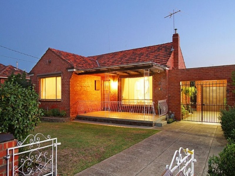 7 Dwyer Avenue, Reservoir VIC 3073