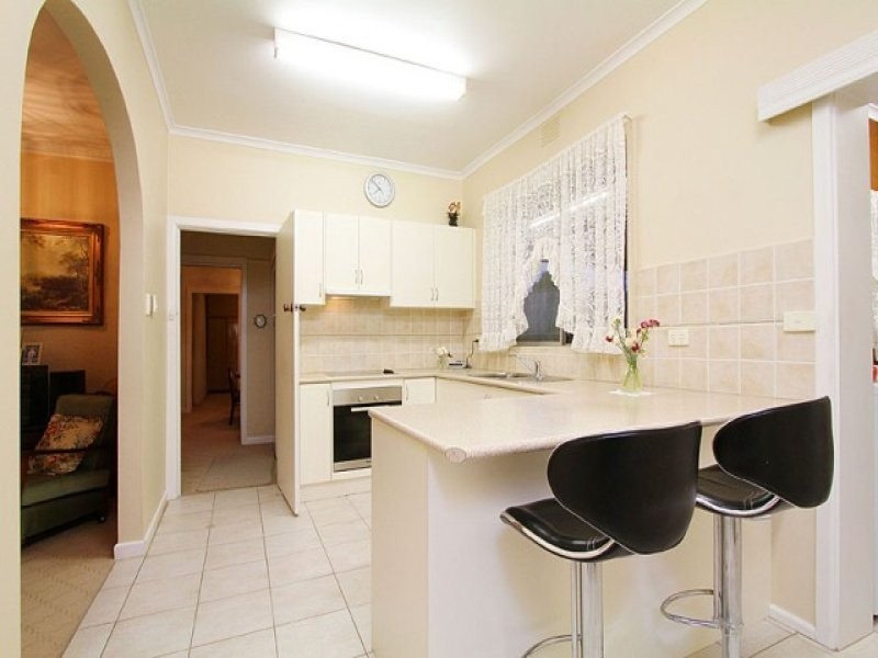 7 Dwyer Avenue, Reservoir VIC 3073