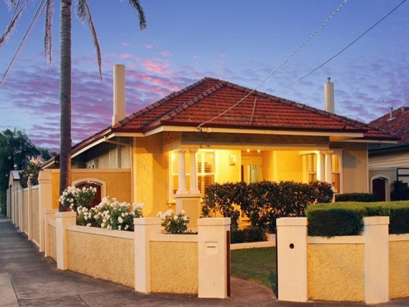 27 Royal Parade, Reservoir VIC 3073