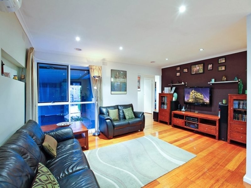 18 Clements Grove, Reservoir VIC 3073