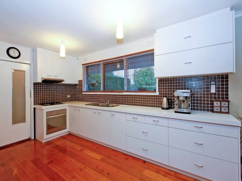 18 Clements Grove, Reservoir VIC 3073