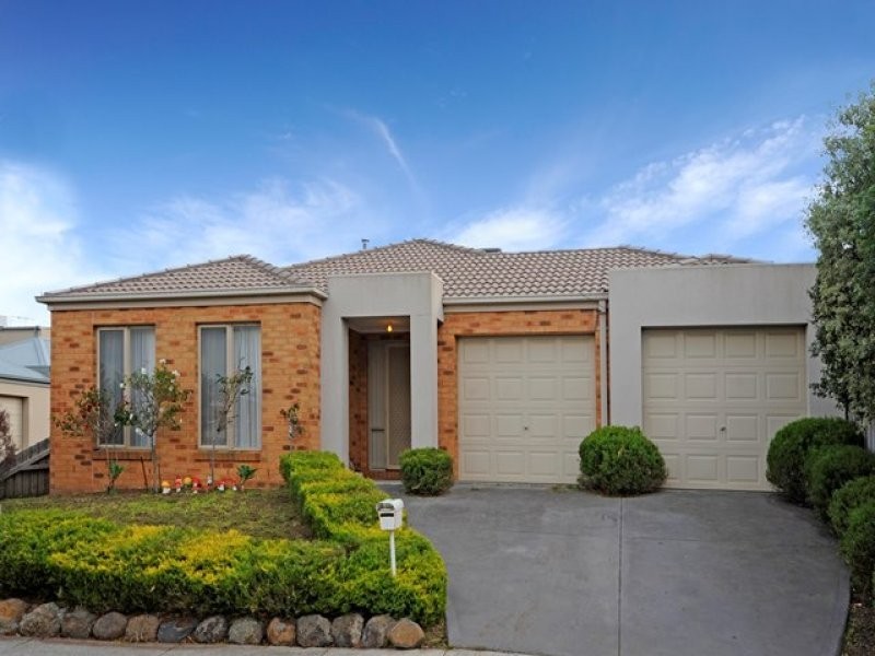 14 Regency Road, Roxburgh Park VIC 3064