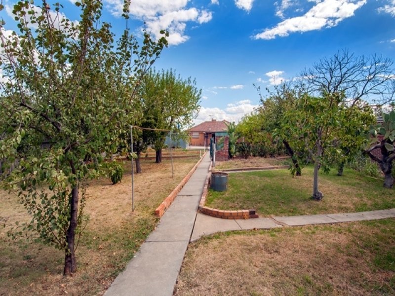 12 Asquith Street, Reservoir VIC 3073