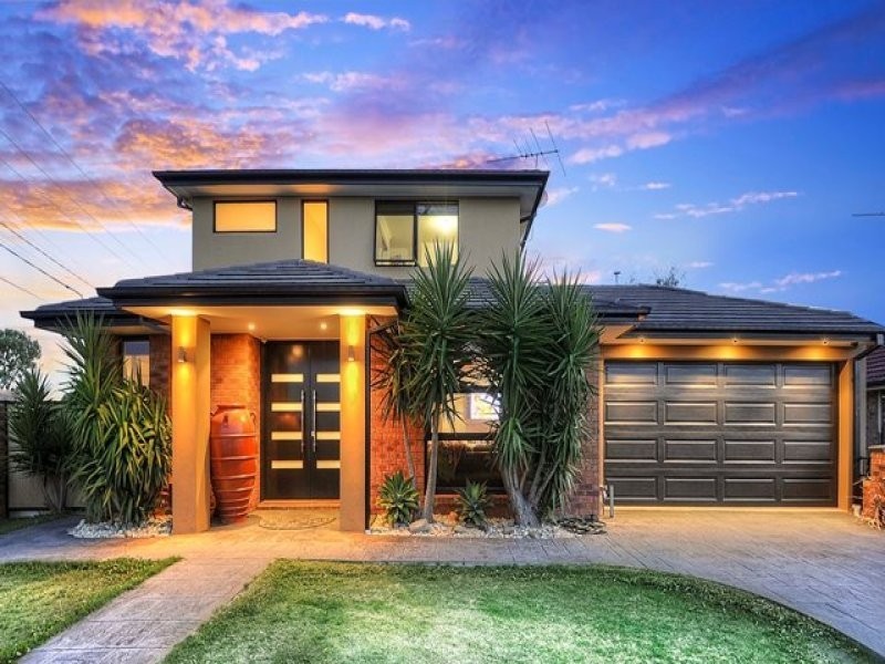 19 Dumbarton Street, Reservoir VIC 3073