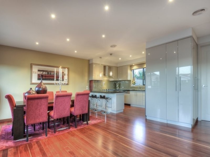 19 Dumbarton Street, Reservoir VIC 3073