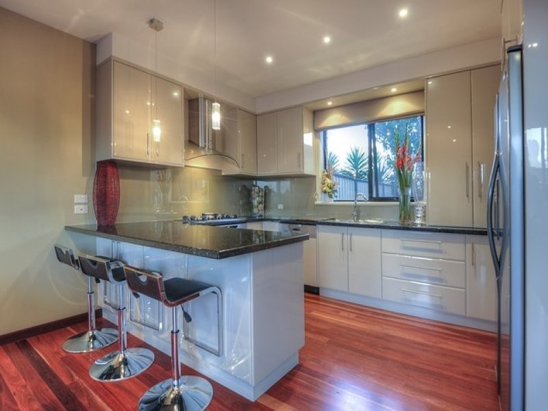 19 Dumbarton Street, Reservoir VIC 3073