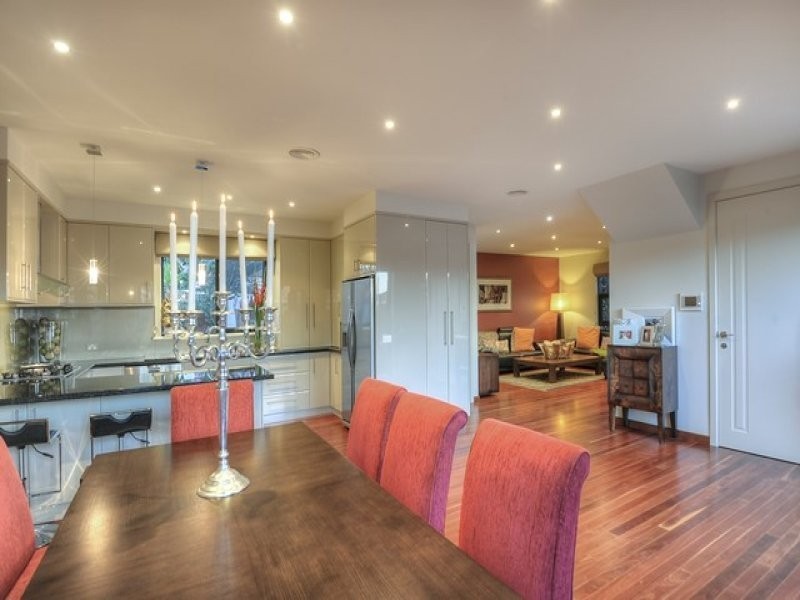 19 Dumbarton Street, Reservoir VIC 3073