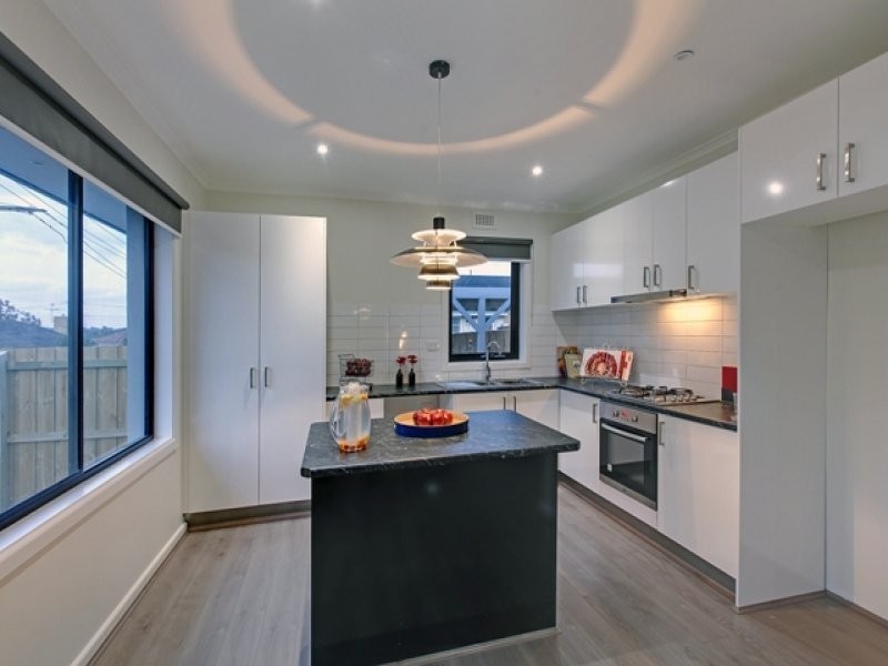 86 Boldrewood Parade, Reservoir VIC 3073