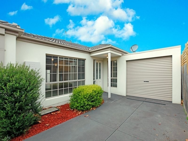 3/93 Rathcown Road, Reservoir VIC 3073