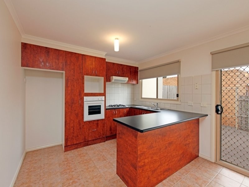 3/93 Rathcown Road, Reservoir VIC 3073