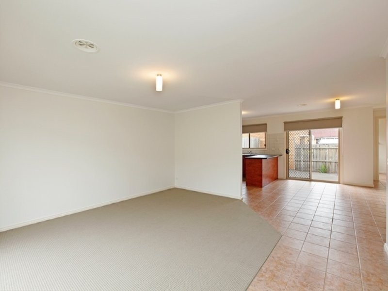 3/93 Rathcown Road, Reservoir VIC 3073