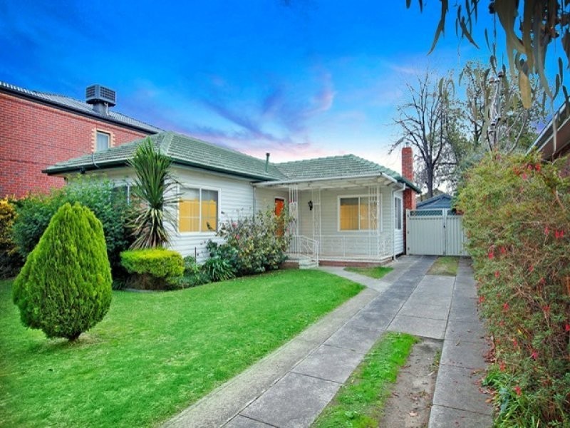 17 Gloucester Street, Reservoir VIC 3073