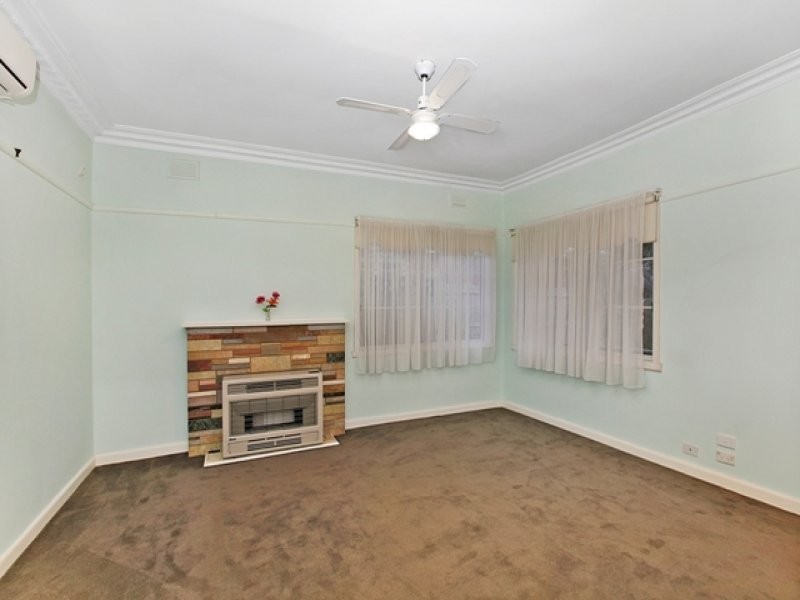 17 Gloucester Street, Reservoir VIC 3073