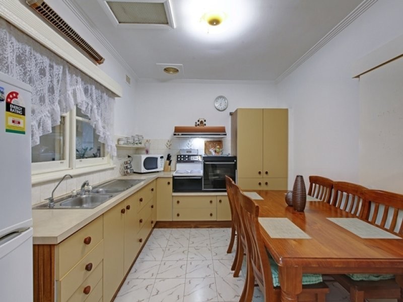 29 Gellibrand Crescent, Reservoir VIC 3073