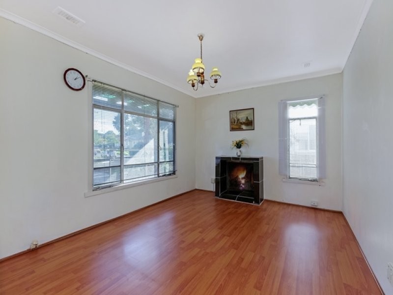 5 Autumndale Avenue, Reservoir VIC 3073