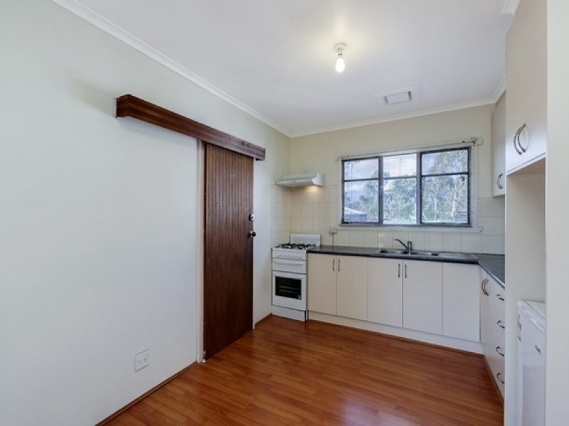 5 Autumndale Avenue, Reservoir VIC 3073