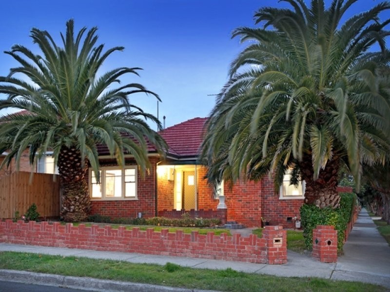 53 Thackeray Road, Reservoir VIC 3073