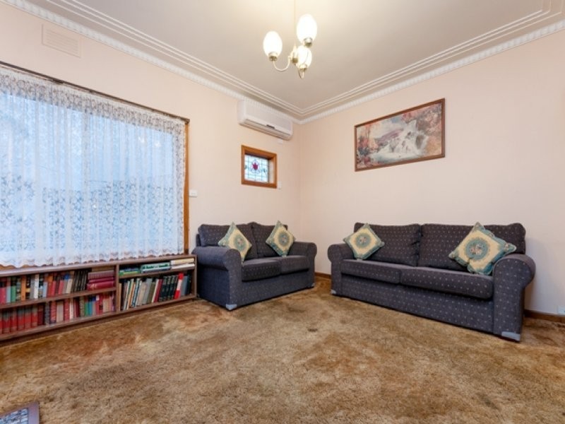 52 Acheron Avenue, Reservoir VIC 3073