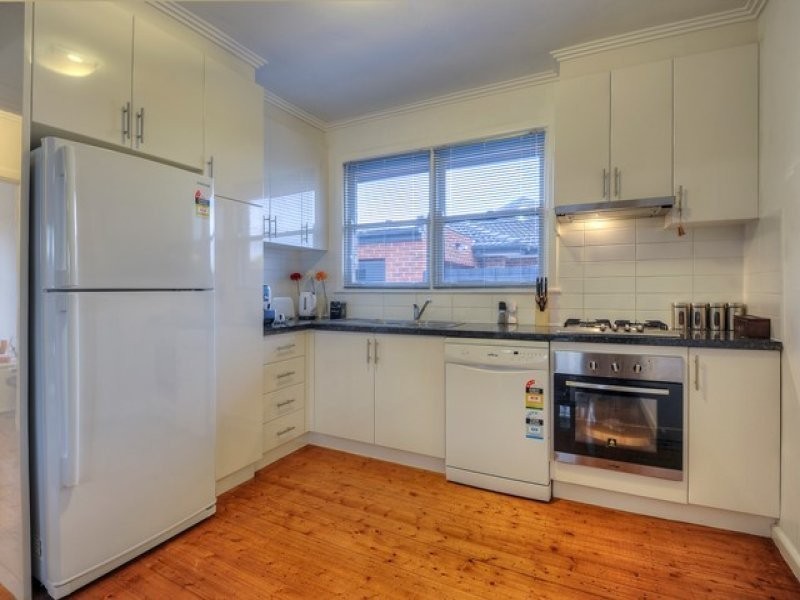 1/90 Boldrewood Parade, Reservoir VIC 3073