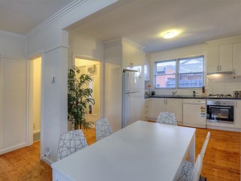 1/90 Boldrewood Parade, Reservoir VIC 3073