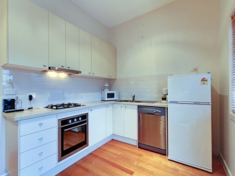 2/30 Thackeray Road, Reservoir VIC 3073